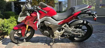 Moto Honda CB 190r 2016 - miniatura 5