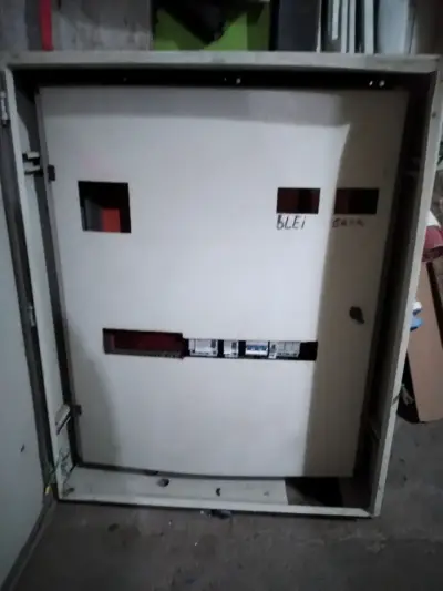 Tablero eléctrico de distribución - miniatura 1
