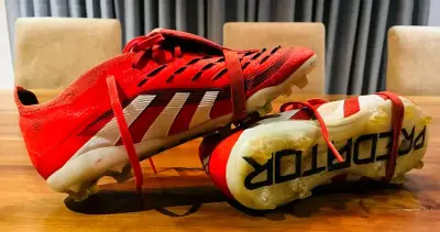 Zapatos de fútbol Adidas Predator profesiona rojos - miniatura 1