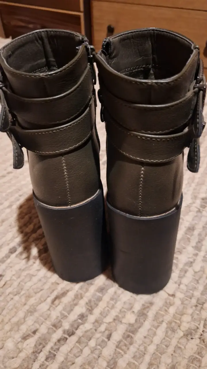 Botines de cuero con tacón alto y cierre - 2