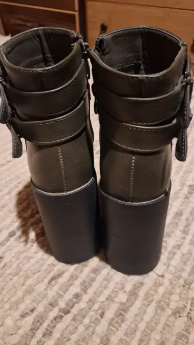 Botines de cuero con tacón alto y cierre - miniatura 2