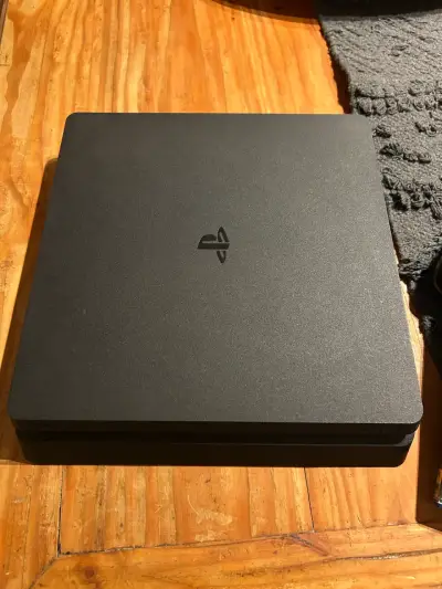 Ps4 slim - miniatura 2