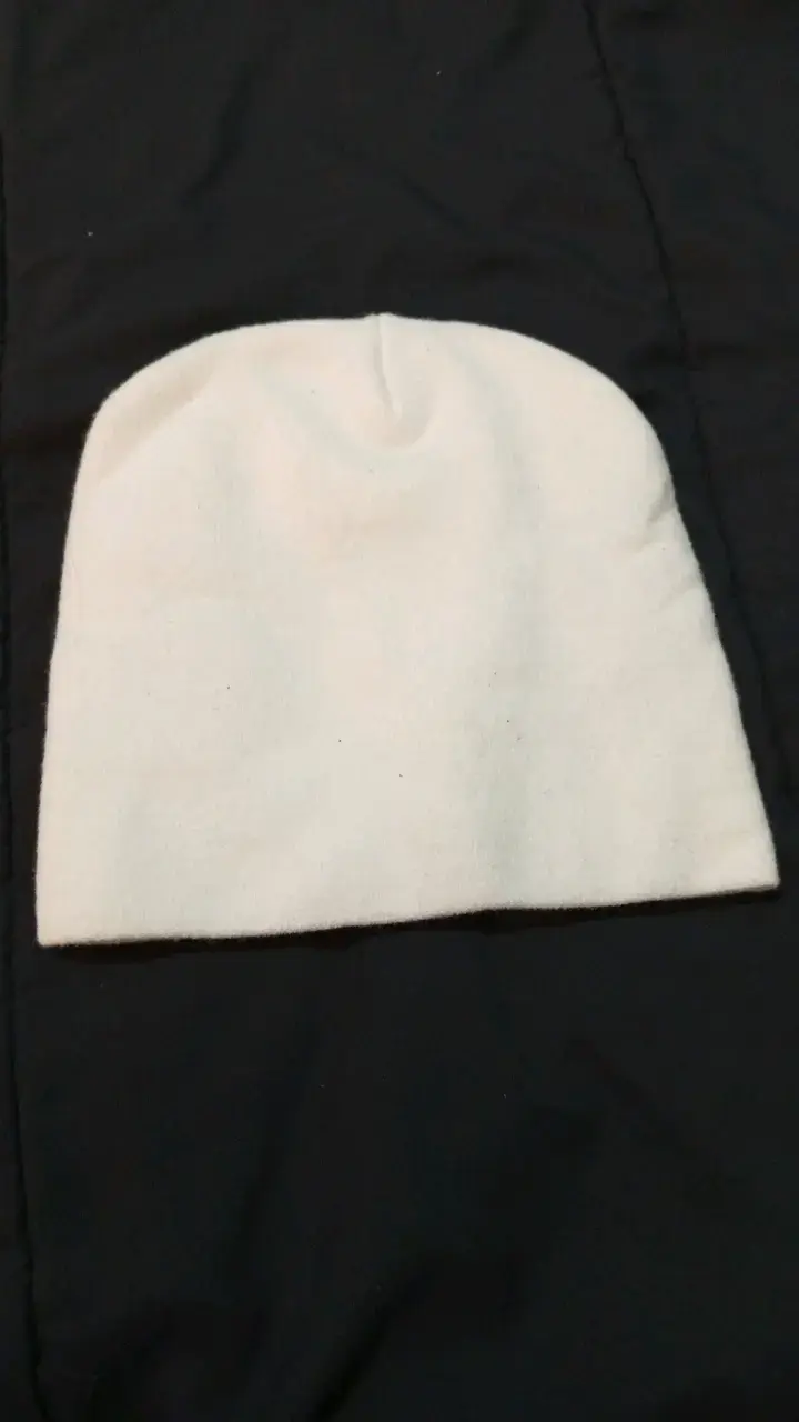 Gorro de lana blanco con cara rara - 2
