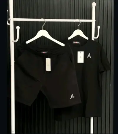 Conjunto deportivo negro Jordan para hombre - miniatura 1