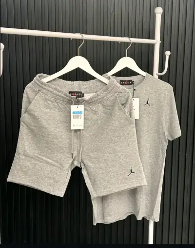 Conjunto deportivo negro Jordan para hombre - miniatura 4