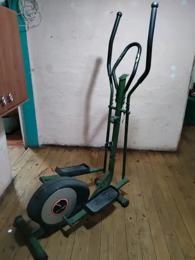Máquina elíptica para ejercicio en casa - miniatura 3