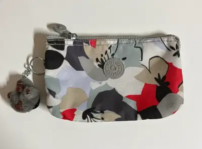 Estuche  Kipling estampado floral - miniatura 1