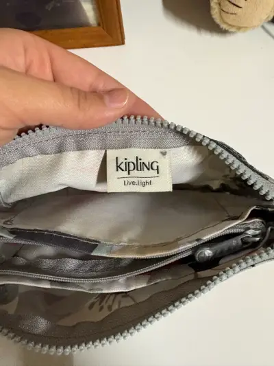 Estuche  Kipling estampado floral - miniatura 3