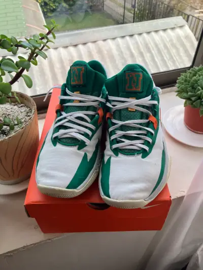 Zapatillas deportivas Nike verde y naranja - miniatura 3