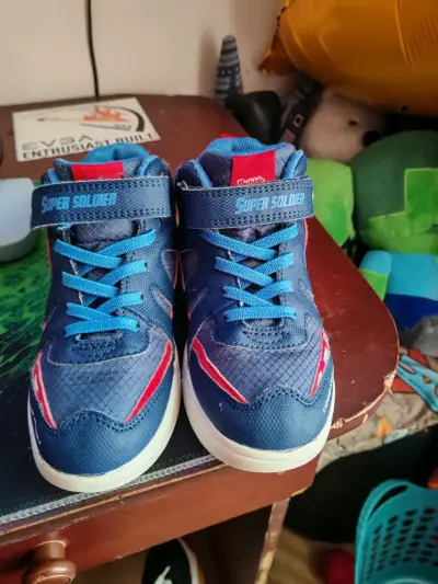 Zapatillas infantiles Capitán América - miniatura 1