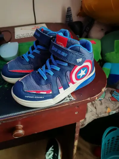 Zapatillas infantiles Capitán América - miniatura 2