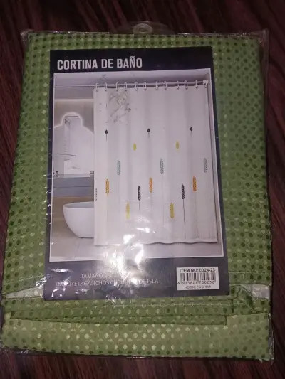 Cortina de baño verde con diseño - miniatura 1