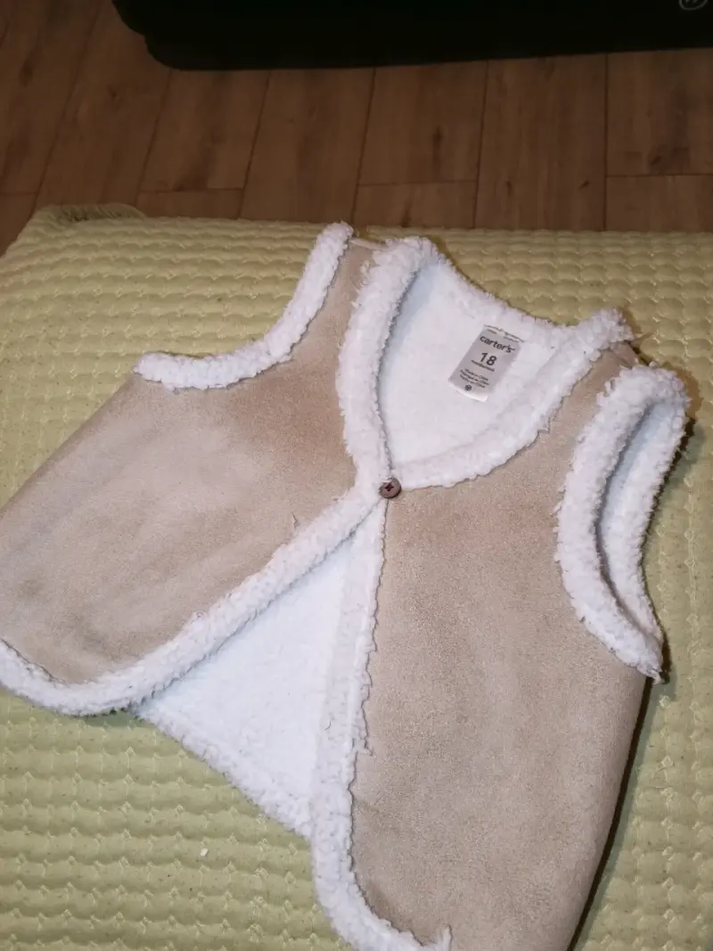 Chaleco de bebé Carter's beige con forro polar - 2