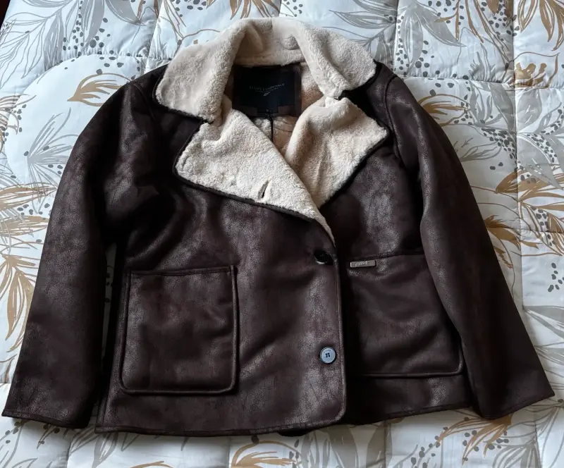 Chaqueta de cuero sintético con forro peludo - 2