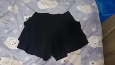 Falda short negra - miniatura 1