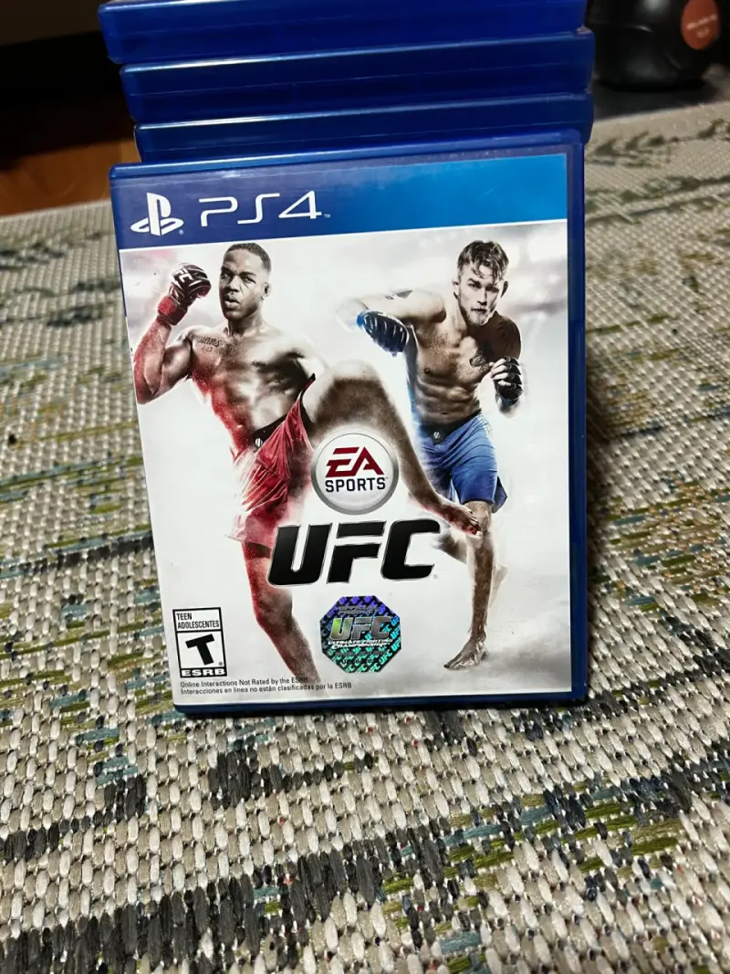 Juego PS4 EA Sports UFC