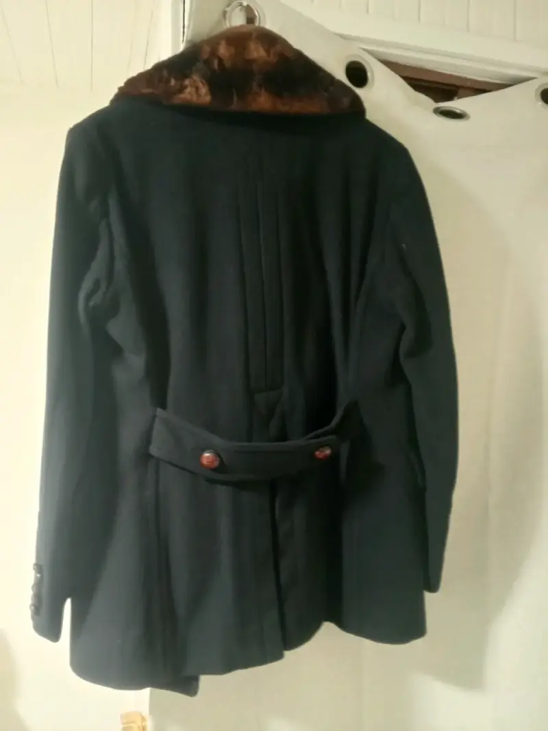 Abrigo Burberry con cuello de piel - 4