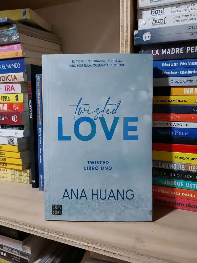 Libro 'Twisted Love' de Ana Huang