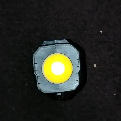 Linterna LED portátil recargable - miniatura 1