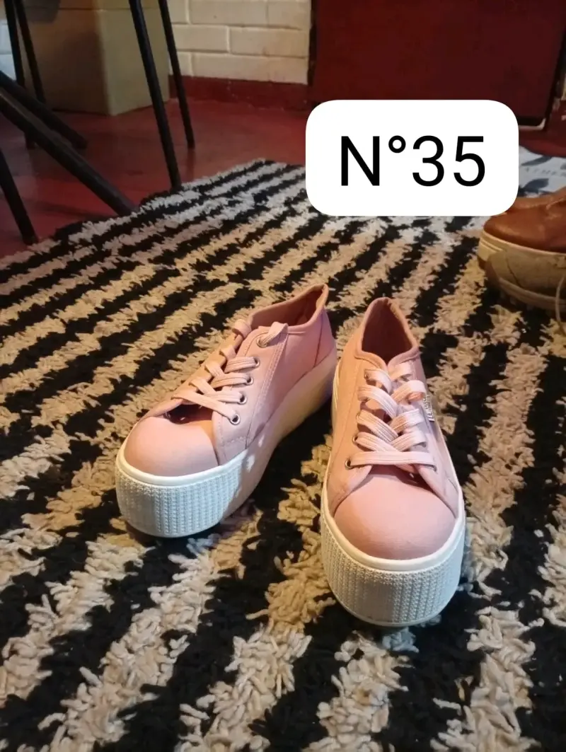 Zapatillas rosadas con plataforma N°35