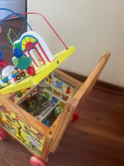 Carrito de madera didáctico para niños - miniatura 1
