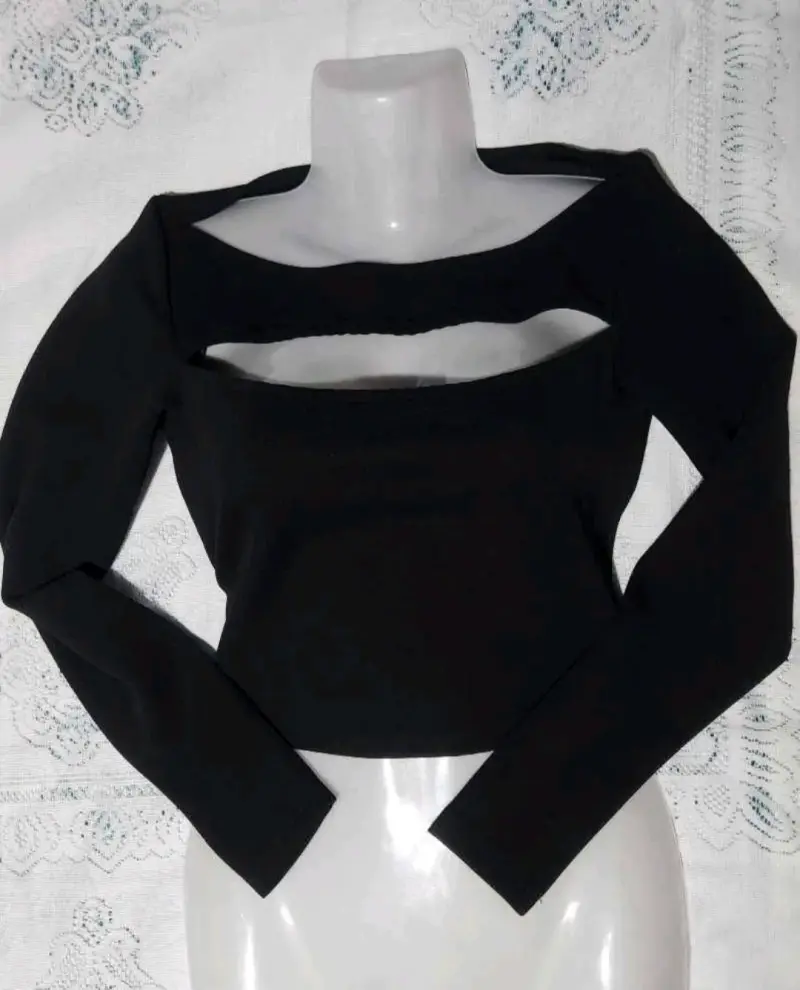 Polera Crop escotada - 1