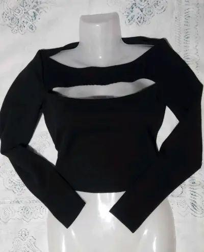 Polera Crop escotada - miniatura 1