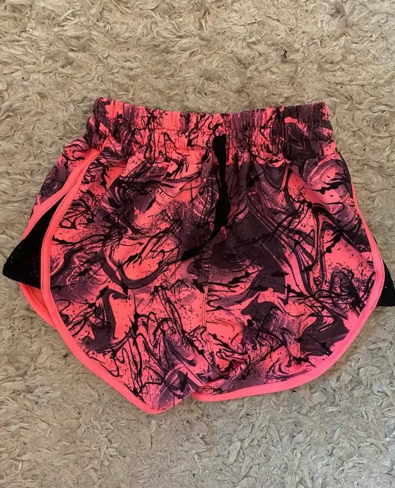 Short deportivo suplex