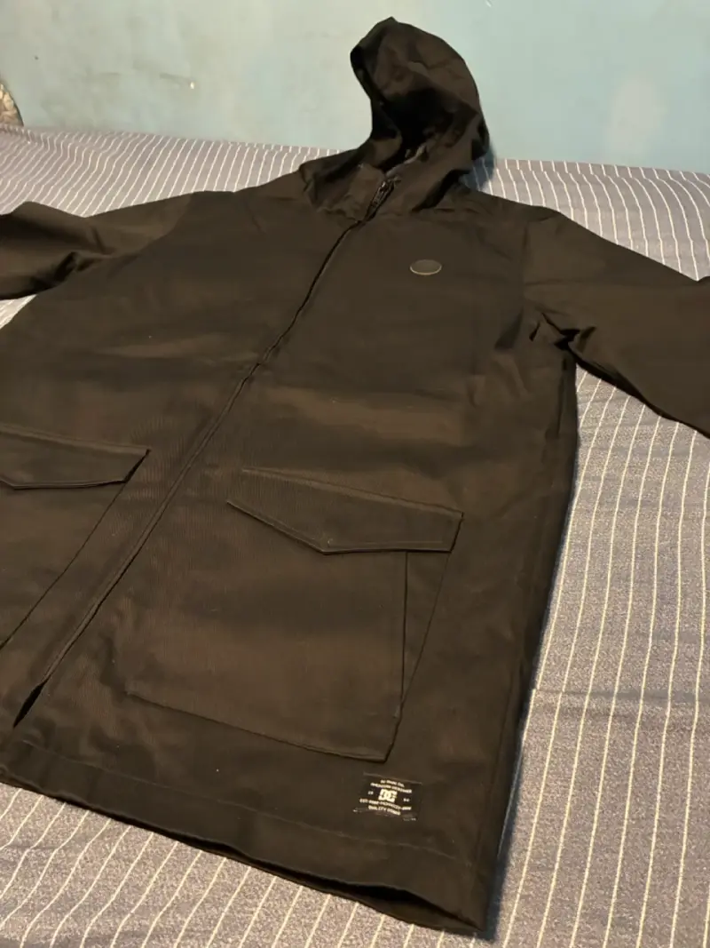 Chaqueta dc shoes negra con capucha para hombre - 2