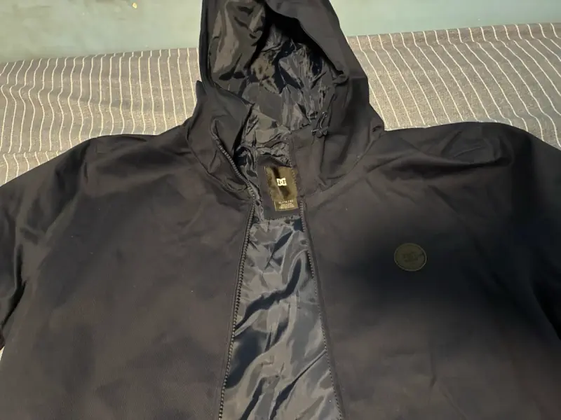 Chaqueta DC Shoes azul marino con capucha - 4