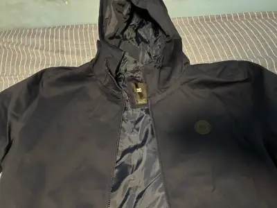 Chaqueta DC Shoes azul marino con capucha - miniatura 4