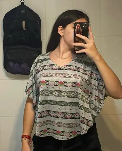 Polera estampada étnica multicolor - miniatura 1