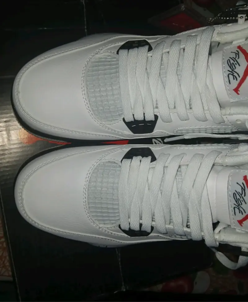 Jordan retro 4 White Cement - 3