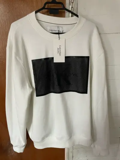Polerón blanco Calvin Klein con logo - miniatura 1