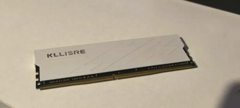 Memoria RAM Kllisre DDR4 16GB blanca - 2