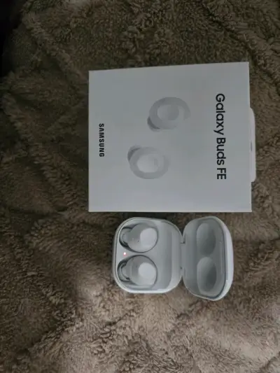 Samsung Galaxy Buds FE usados - miniatura 1