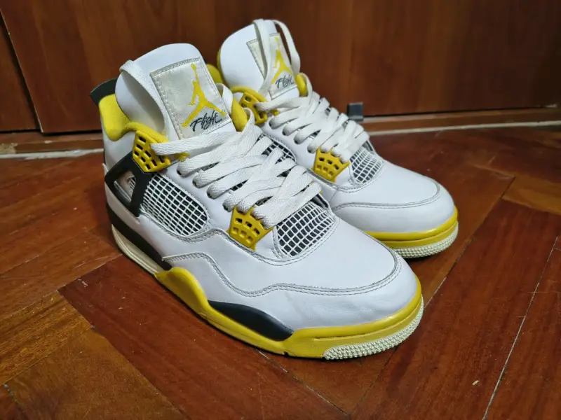Jordan Retro 4 Vivid Sulfur OG - 1