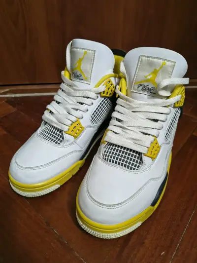 Jordan Retro 4 Vivid Sulfur OG - miniatura 2