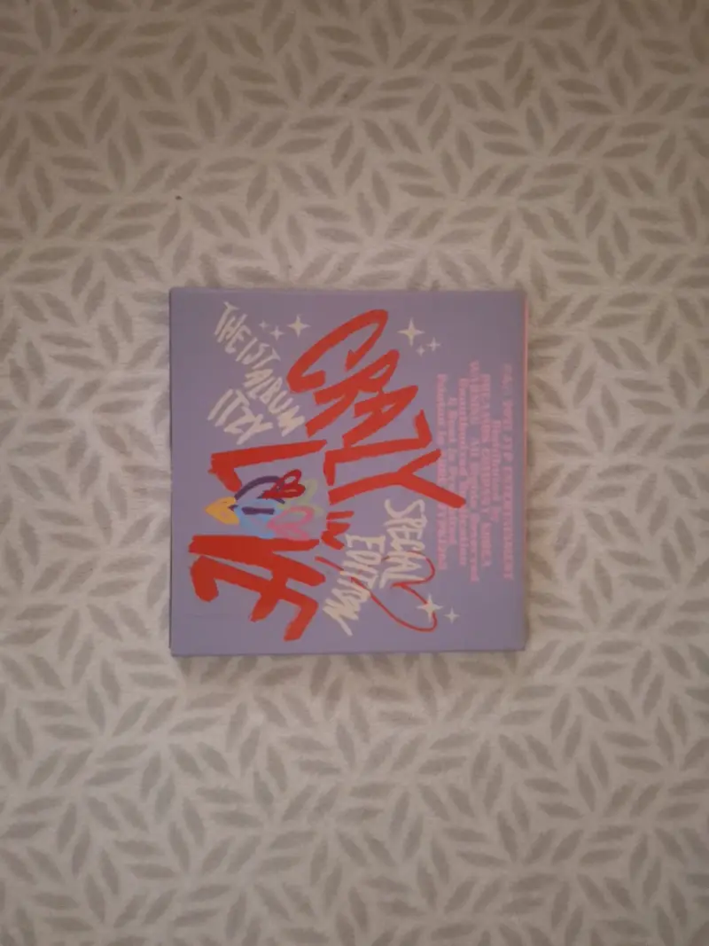 Álbum especial 'Crazy in Love' ITZY - 1