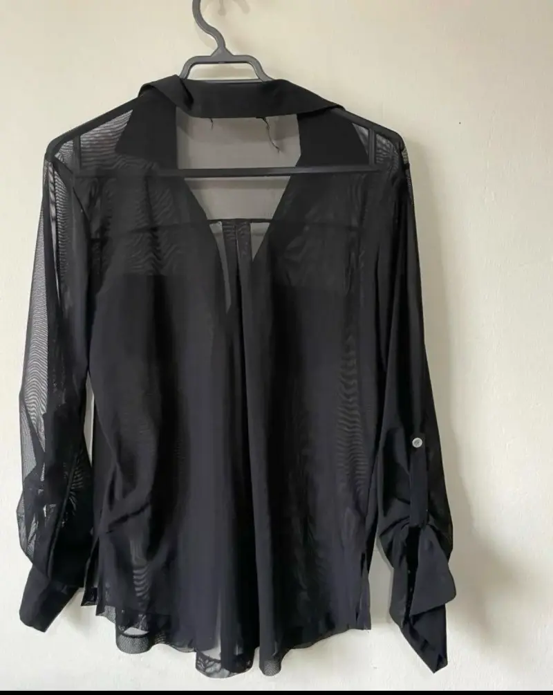 Blusa negra transparente de mujer - 2