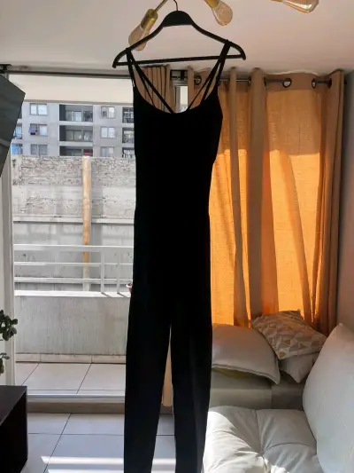 Enterito negro elegante para mujer - miniatura 1