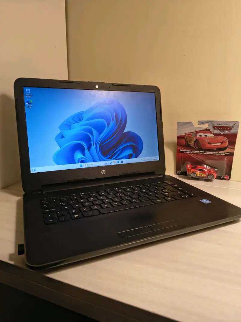 Notebook HP 240 G4 / 12GB RAM / 480GB SSD / Rápido - 1