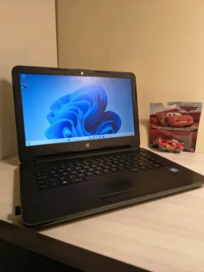 Notebook HP 240 G4 / 12GB RAM / 480GB SSD / Rápido - miniatura 1