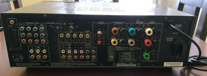 Receptor AV Onkyo con Dolby Digital - 4