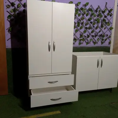 Armario y gabinete blanco con puertas - miniatura 4