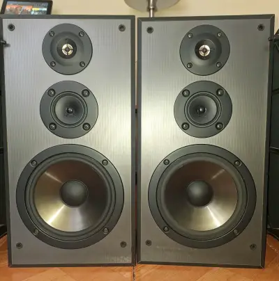 Parlantes de alta fidelidad para audio - miniatura 1