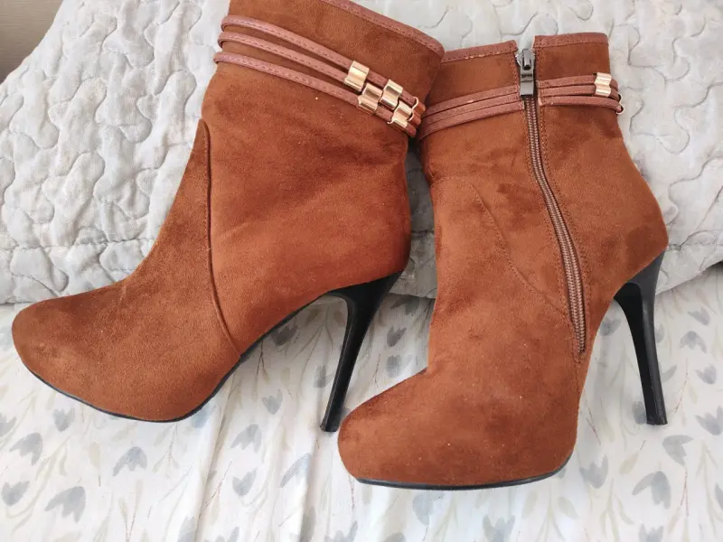 Botines de gamuza marrón con tacón Vía Rosmini - 3