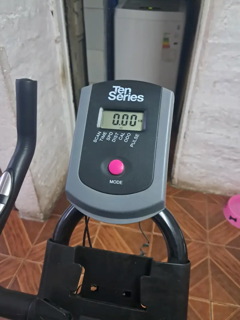 Bicicleta spinning indoor con monitor - 3