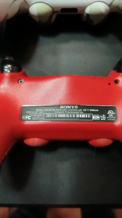 Consola PS4 con dos controles personalizados - miniatura 3