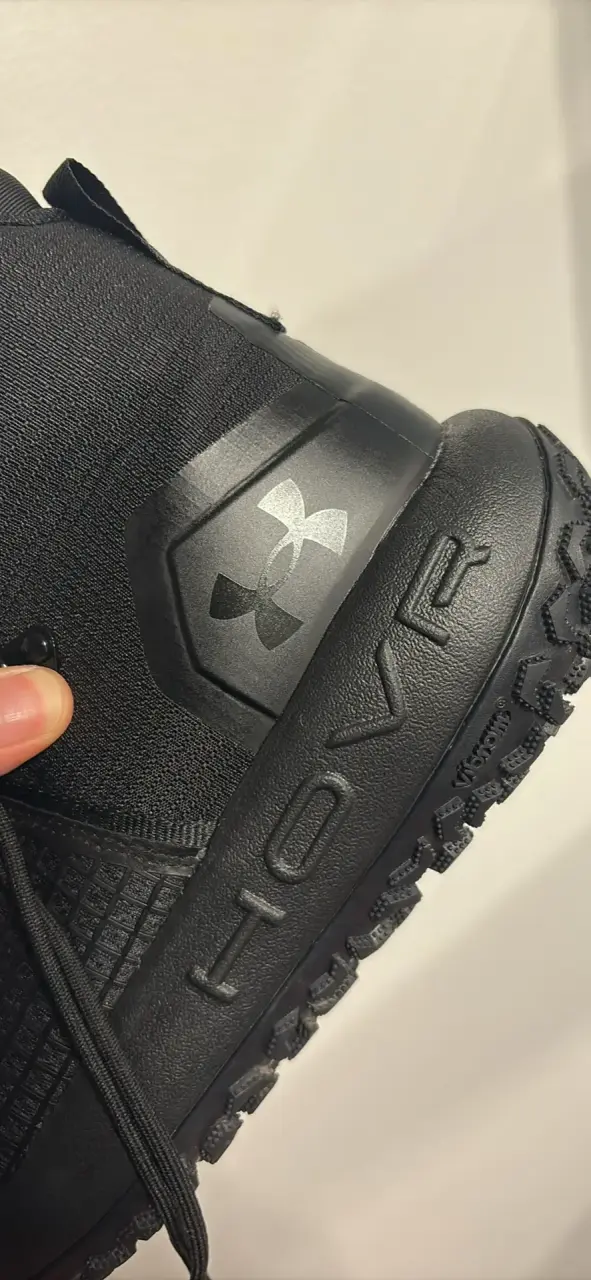 Zapatillas under armour  negras HOVR - 2